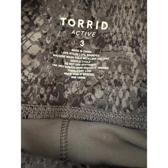 Torrid 4 Pocket Crop Active Legging Performance Core Dusty Snake Grey Plus 3 3X - Picture 4 of 10
